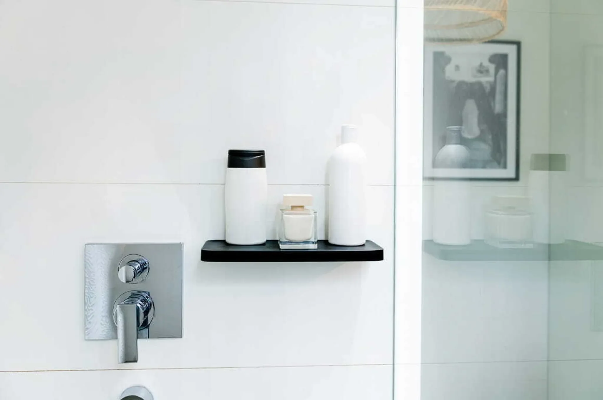 Badezimmer-Wandregal APO – Schwarz matt, 30,1 cm